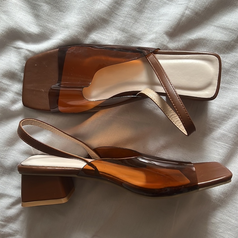 Vintage inspired kitten heel - Brown heel sandal slingback